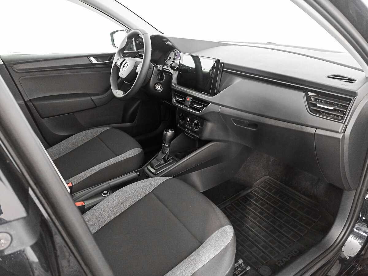Skoda Rapid с пробегом — 2021 год. Фото: #8