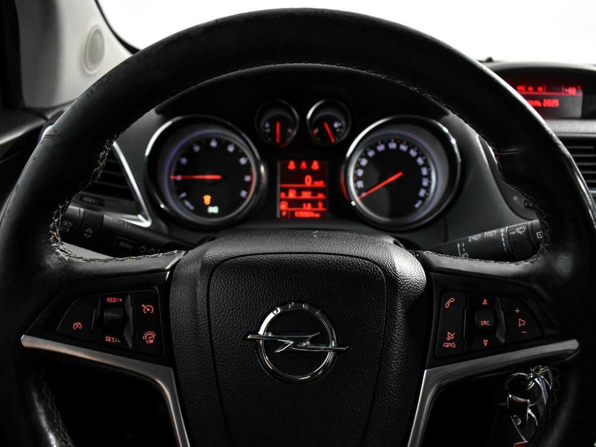 Opel Mokka с пробегом — 2013 год. Фото: #16