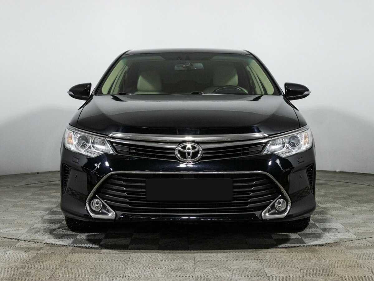 Toyota Camry с пробегом — 2016 год. Фото: #1