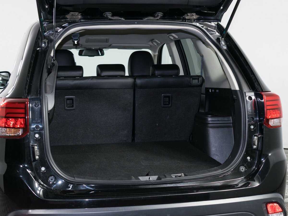 Mitsubishi Outlander с пробегом — 2015 год. Фото: #6