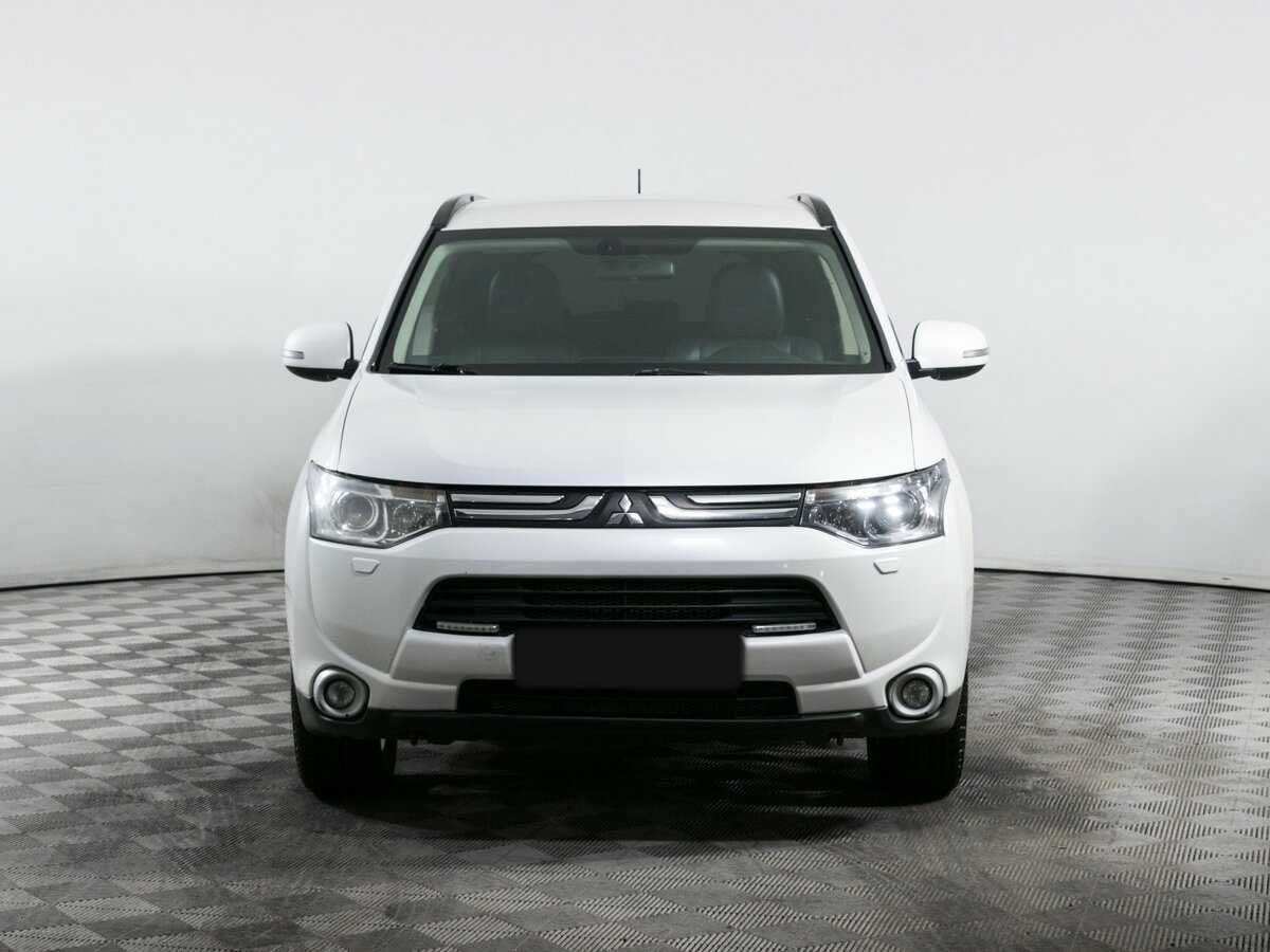Mitsubishi Outlander с пробегом — 2013 год. Фото: #1