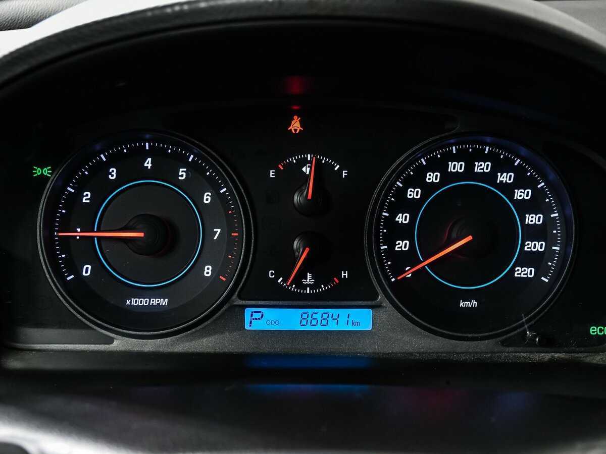 Chevrolet Captiva с пробегом — 2012 год. Фото: #9