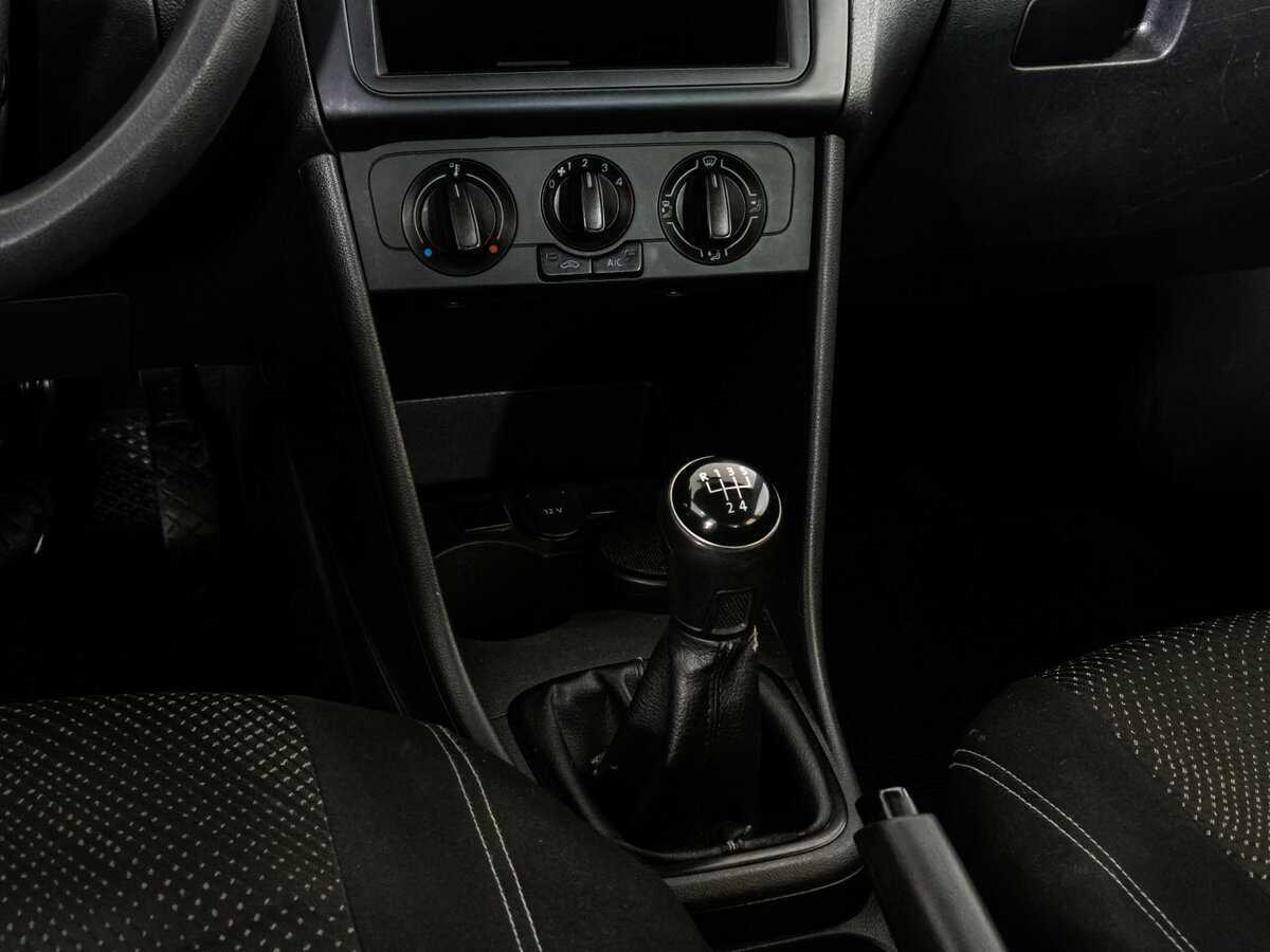 Volkswagen Polo с пробегом — 2017 год. Фото: #9