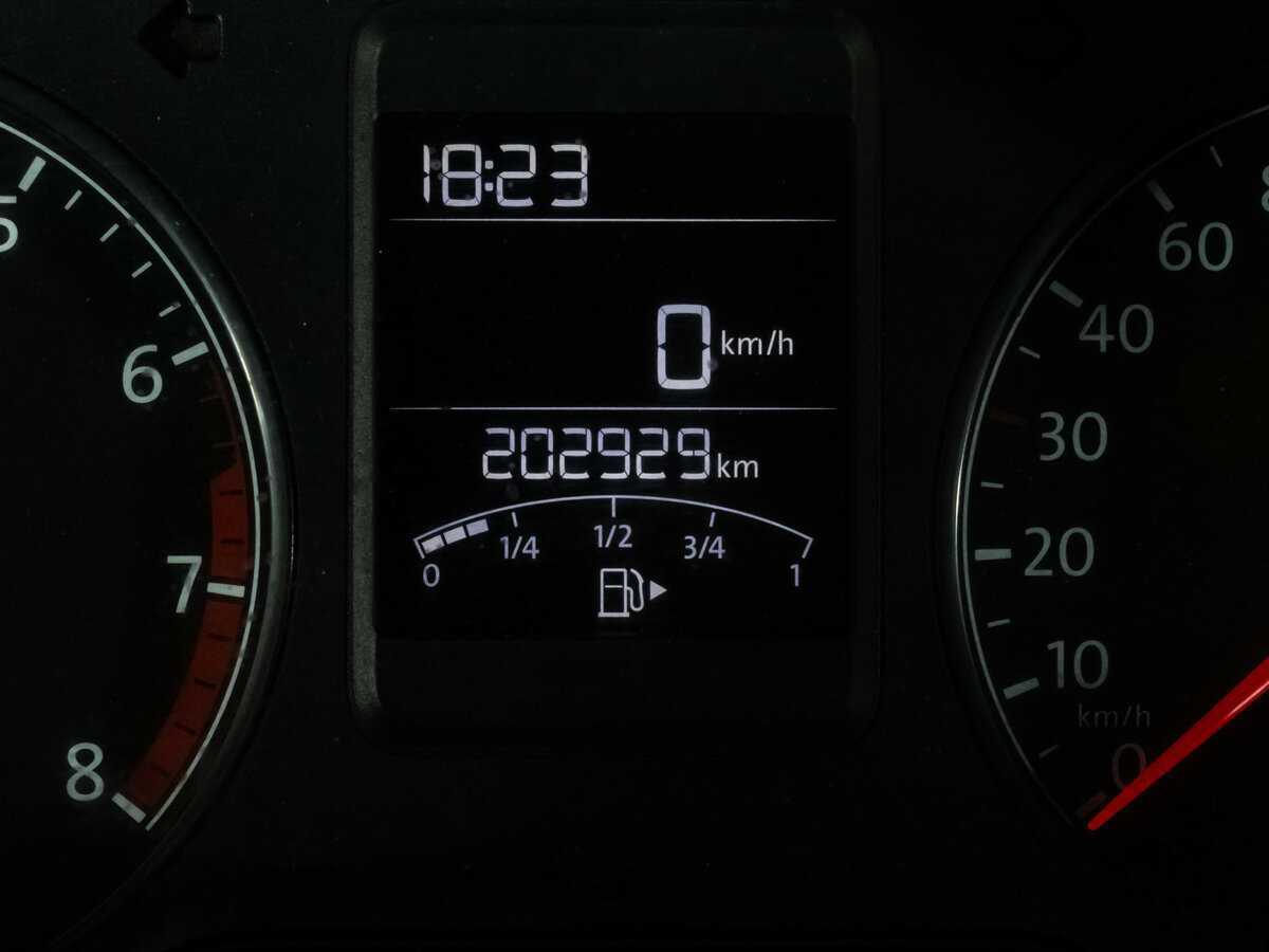 Volkswagen Polo с пробегом — 2017 год. Фото: #12