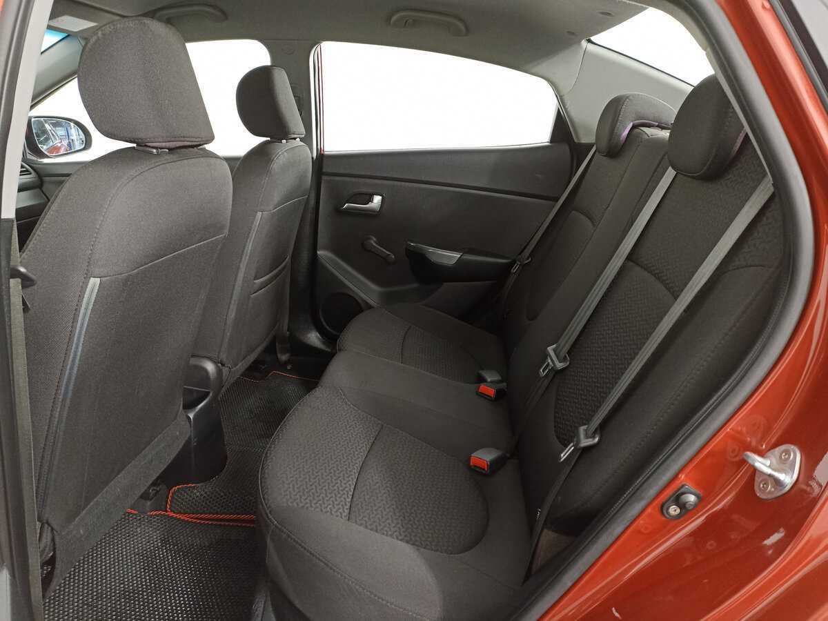 Kia Rio с пробегом — 2012 год. Фото: #10