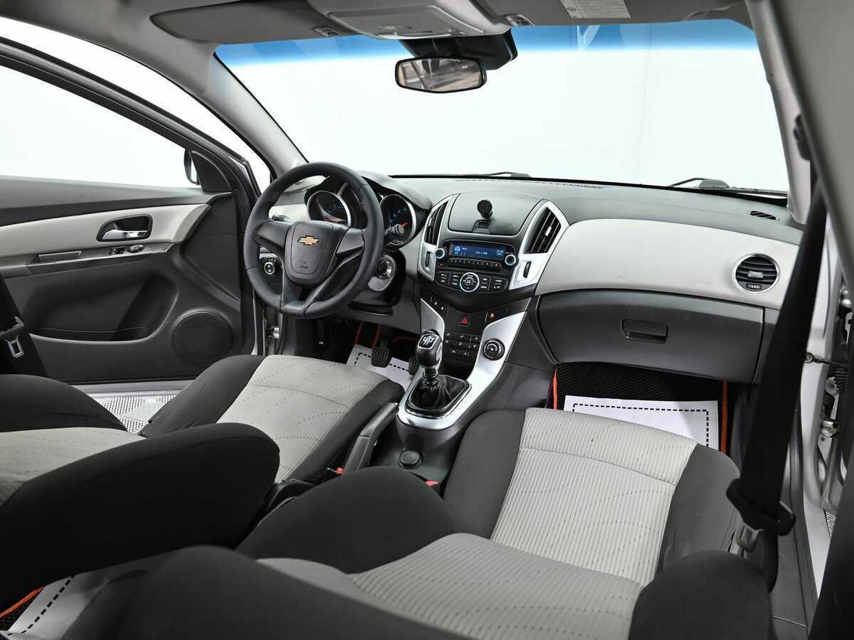 Chevrolet Cruze с пробегом — 2013 год. Фото: #6