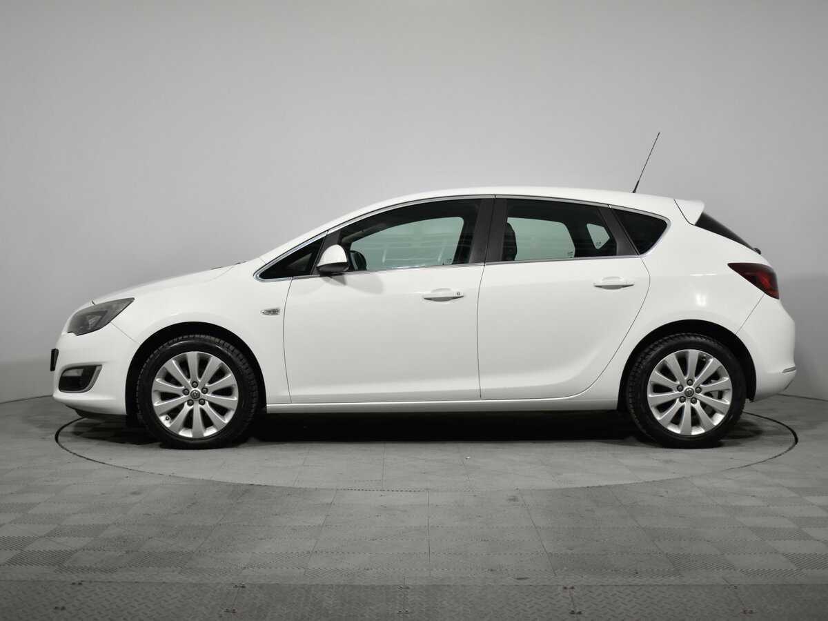 Opel Astra с пробегом — 2014 год. Фото: #3