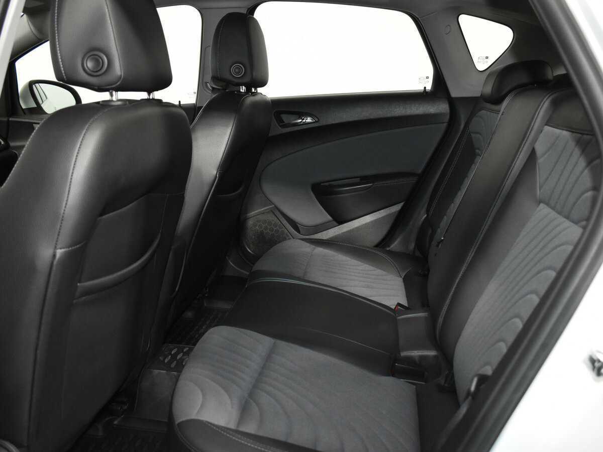 Opel Astra с пробегом — 2014 год. Фото: #11