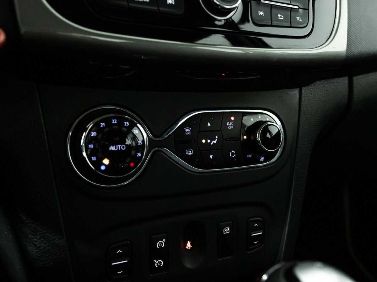 Renault Sandero с пробегом — 2017 год. Фото: #14