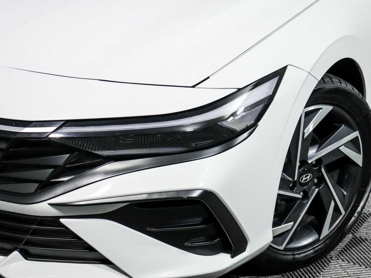 Hyundai Elantra с пробегом — 2023 год. Фото: #12
