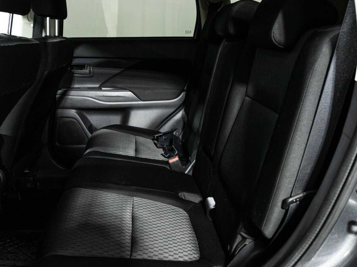 Mitsubishi Outlander с пробегом — 2013 год. Фото: #9