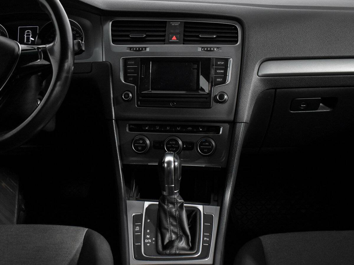 Volkswagen Golf с пробегом — 2013 год. Фото: #12