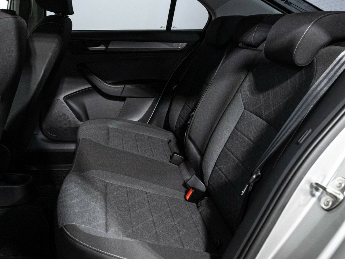 Volkswagen Polo с пробегом — 2020 год. Фото: #9