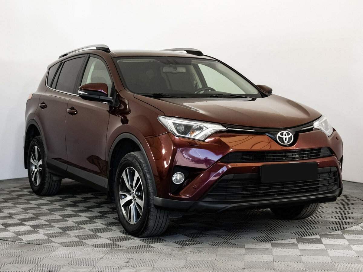 Toyota RAV4 с пробегом — 2017 год. Фото: #2