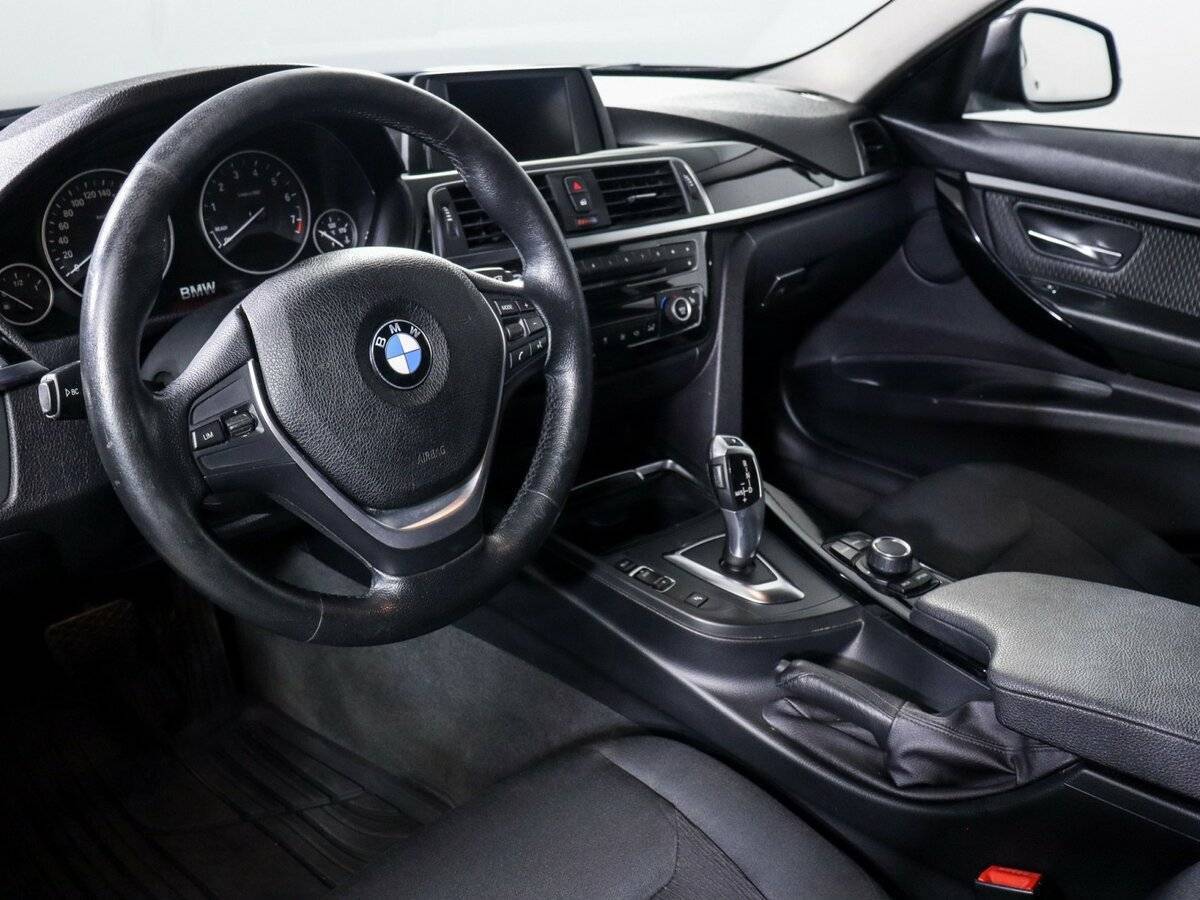BMW 3 серии с пробегом — 2016 год. Фото: #13