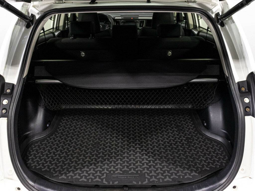 Toyota RAV4 с пробегом — 2016 год. Фото: #12