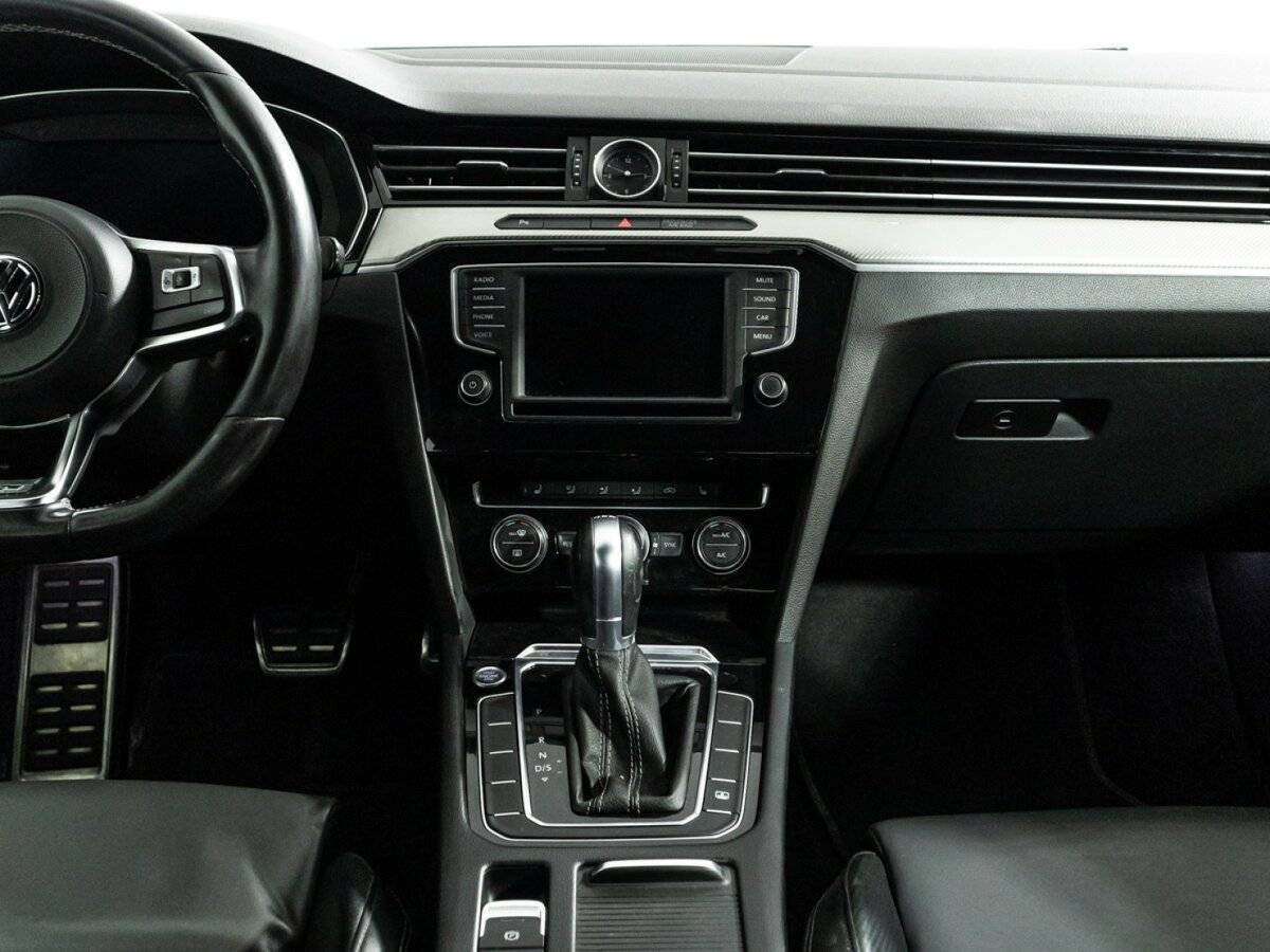 Volkswagen Passat с пробегом — 2017 год. Фото: #13