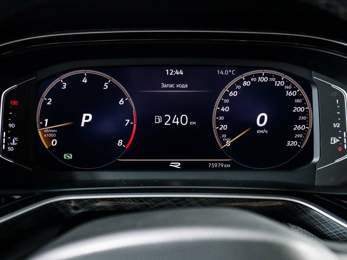 Volkswagen Polo с пробегом — 2021 год. Фото: #6