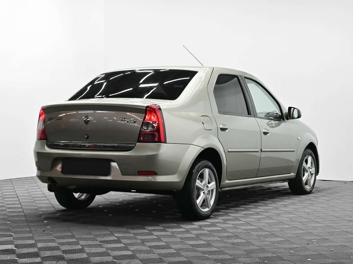 Renault Logan с пробегом — 2013 год. Фото: #3