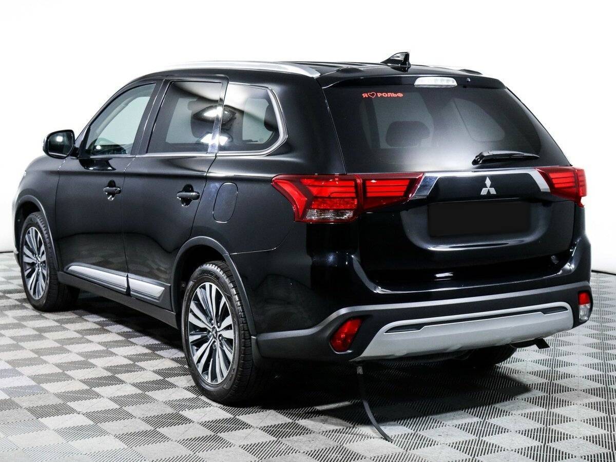 Mitsubishi Outlander с пробегом — 2019 год. Фото: #6