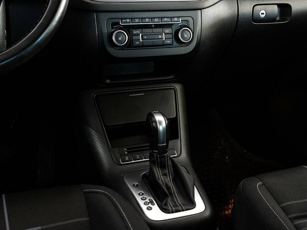 Volkswagen Tiguan с пробегом — 2015 год. Фото: #10