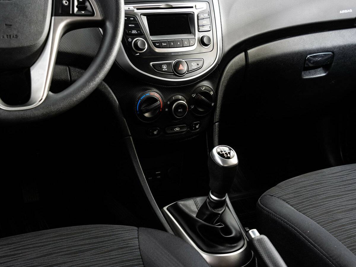 Hyundai Solaris с пробегом — 2016 год. Фото: #9