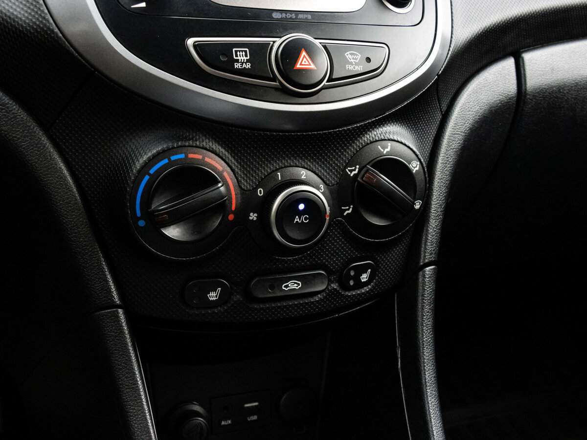 Hyundai Solaris с пробегом — 2016 год. Фото: #10