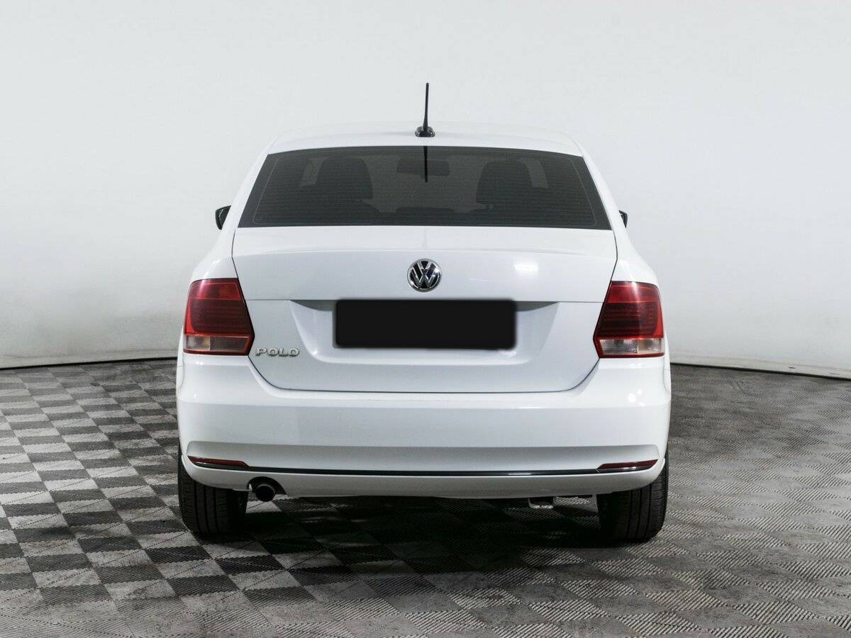 Volkswagen Polo с пробегом — 2018 год. Фото: #4