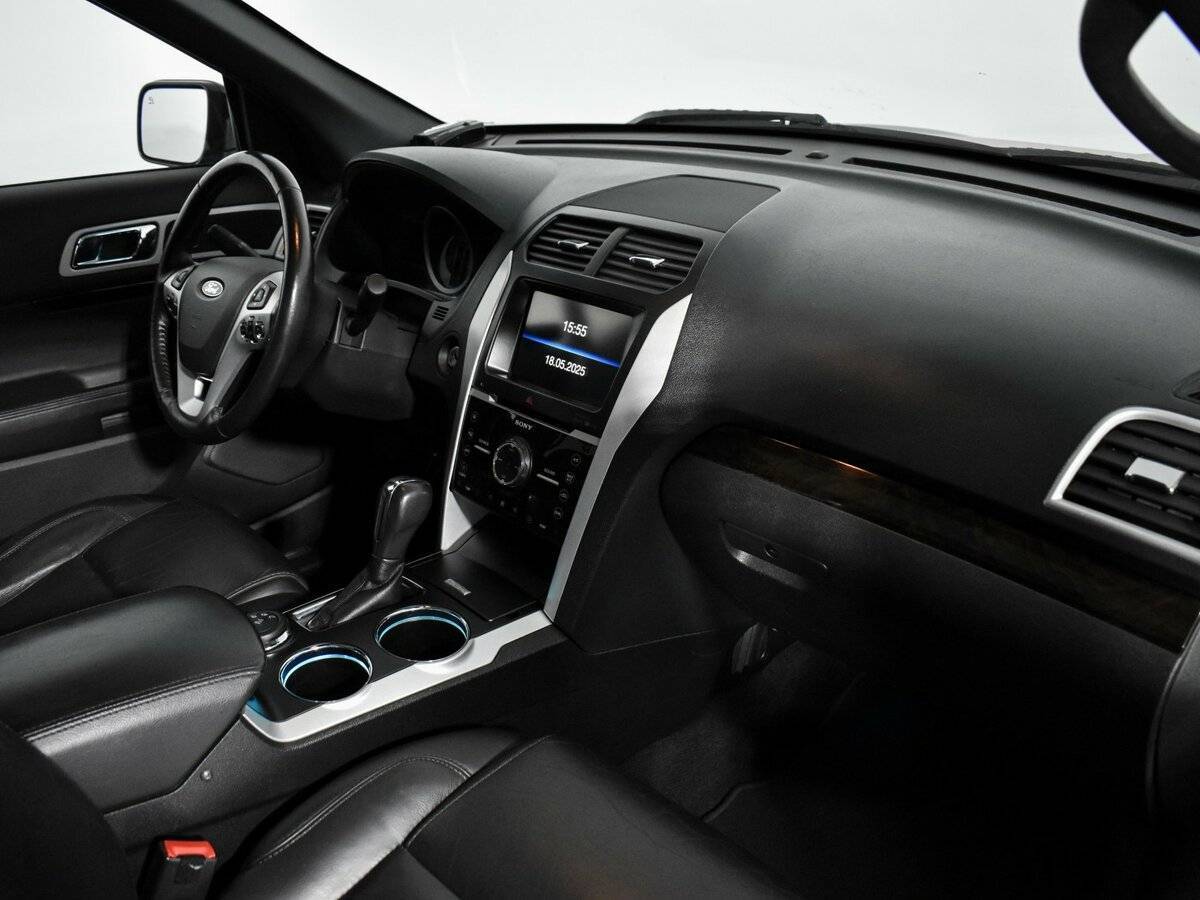 Ford Explorer с пробегом — 2014 год. Фото: #12