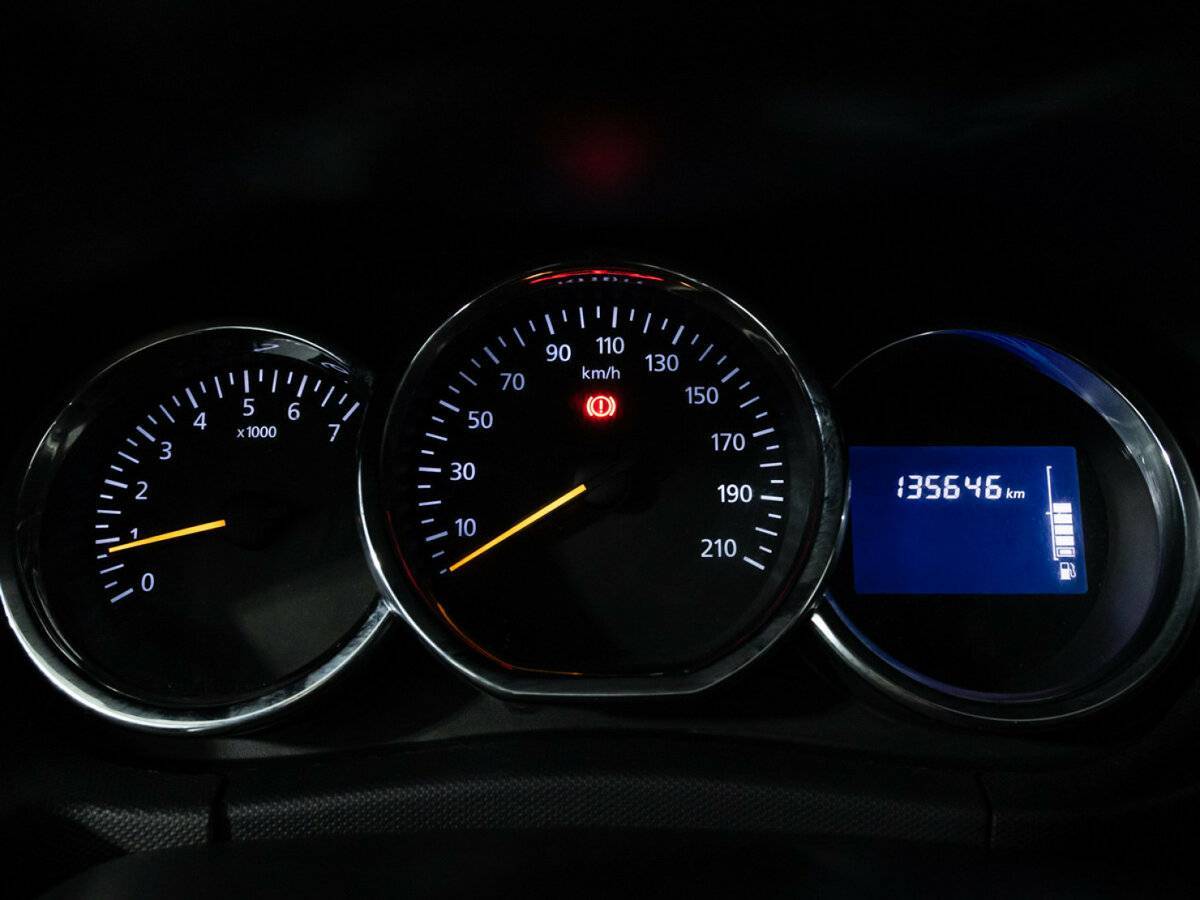 Renault Duster с пробегом — 2017 год. Фото: #11