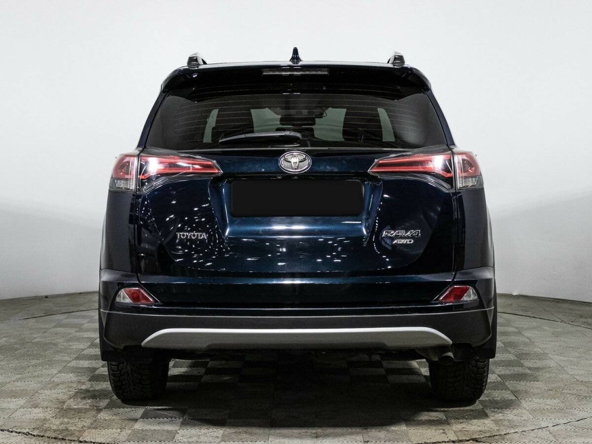 Toyota RAV4 с пробегом — 2018 год. Фото: #5