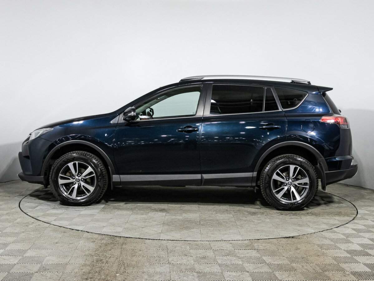 Toyota RAV4 с пробегом — 2018 год. Фото: #7