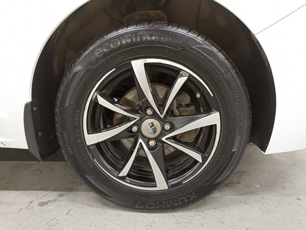 Hyundai Solaris с пробегом — 2017 год. Фото: #17