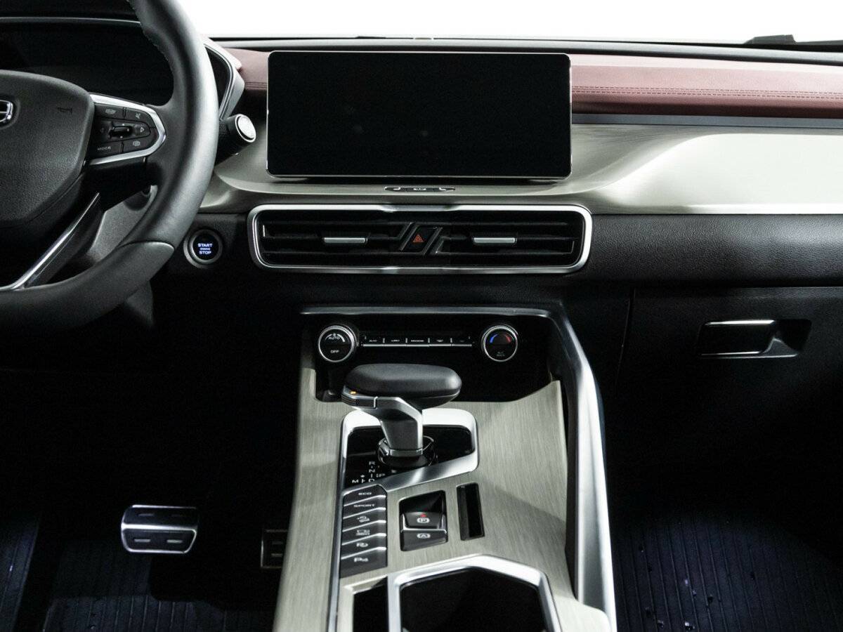 Geely Coolray с пробегом — 2023 год. Фото: #12