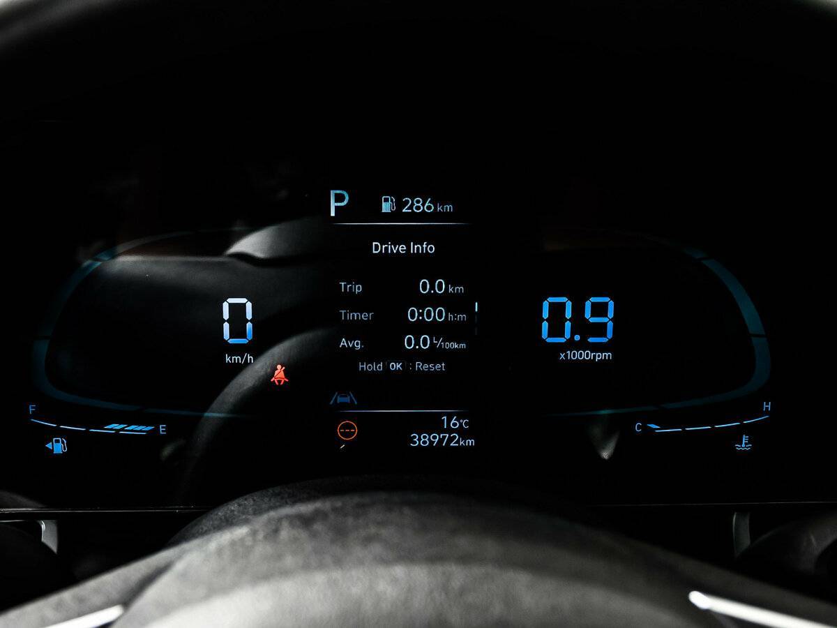 Hyundai Elantra с пробегом — 2023 год. Фото: #9