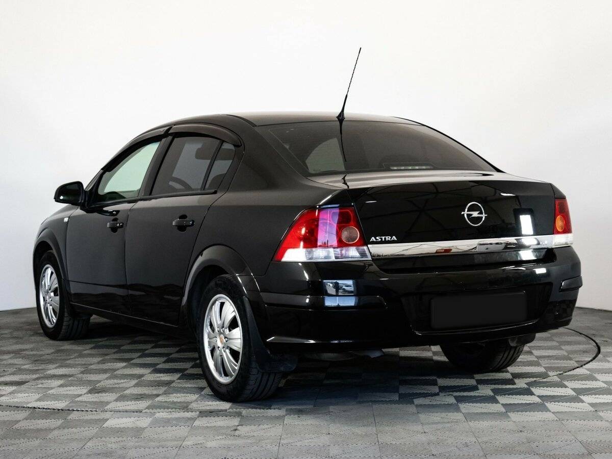 Opel Astra с пробегом — 2014 год. Фото: #6