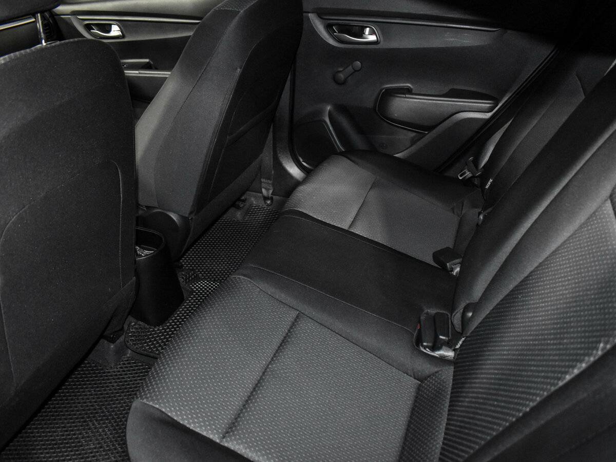 Kia Rio с пробегом — 2020 год. Фото: #10