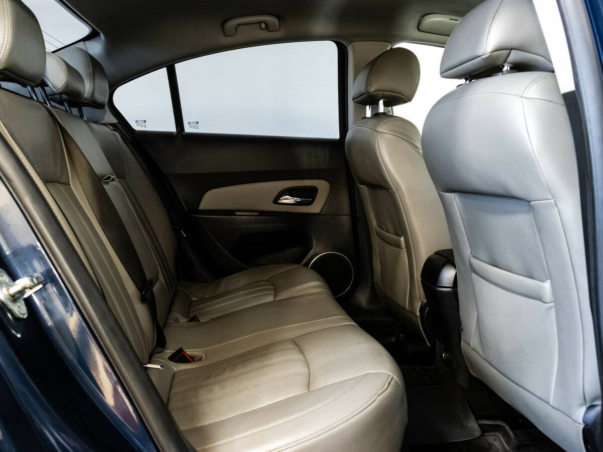 Chevrolet Cruze с пробегом — 2012 год. Фото: #12