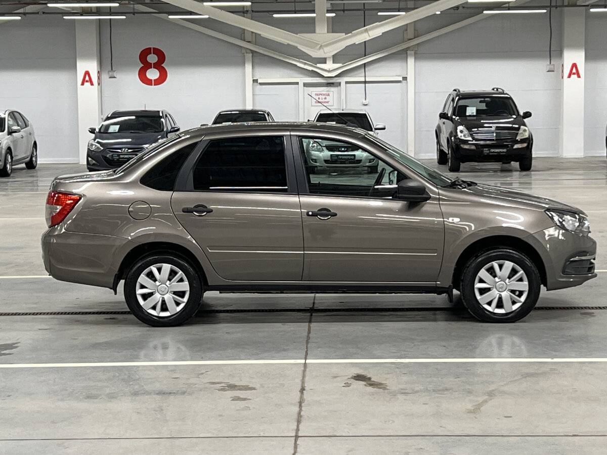 Lada (ВАЗ) Granta с пробегом — 2021 год. Фото: #3