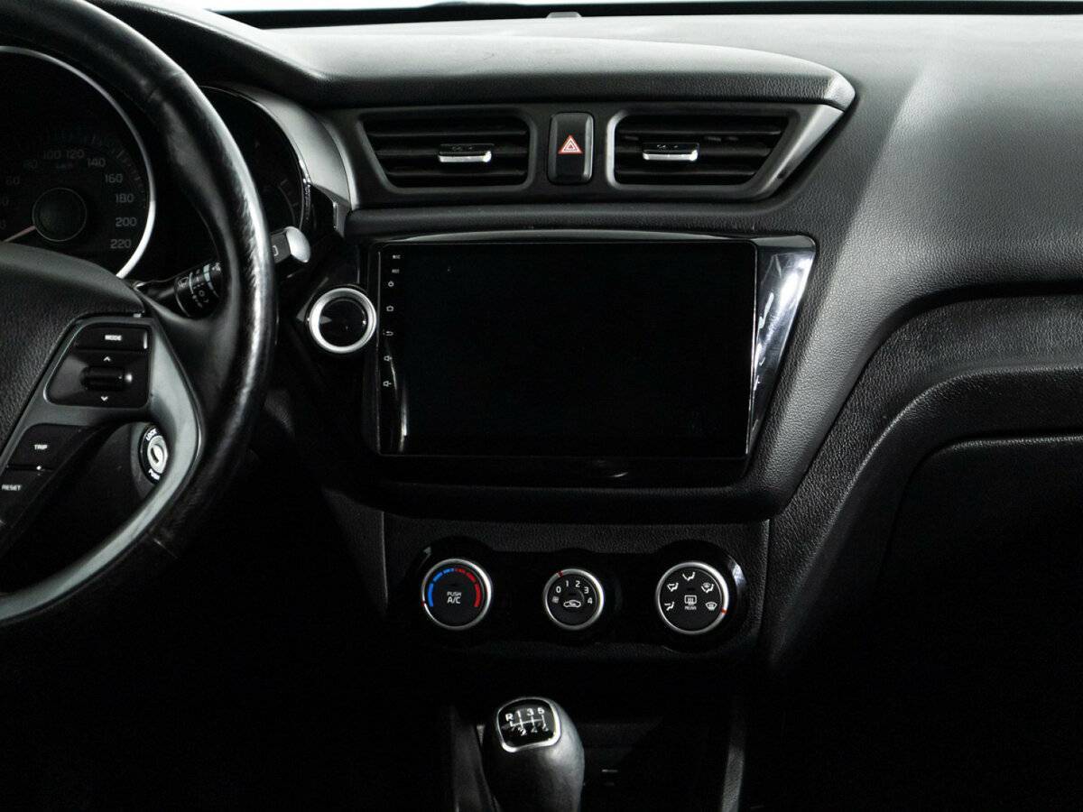 Kia Rio с пробегом — 2015 год. Фото: #13