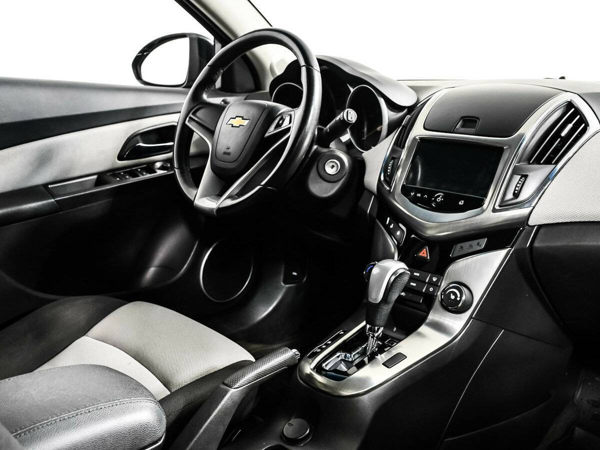 Chevrolet Cruze с пробегом — 2014 год. Фото: #8