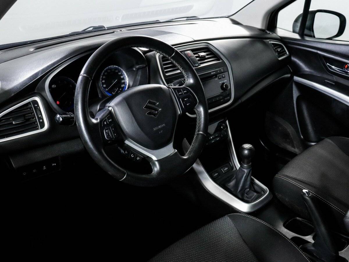 Suzuki SX4 с пробегом — 2014 год. Фото: #13