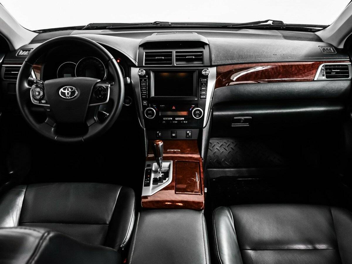 Toyota Camry с пробегом — 2012 год. Фото: #10