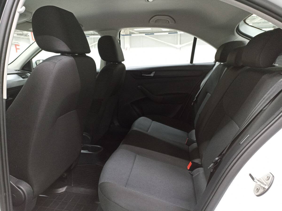 Skoda Rapid с пробегом — 2019 год. Фото: #11