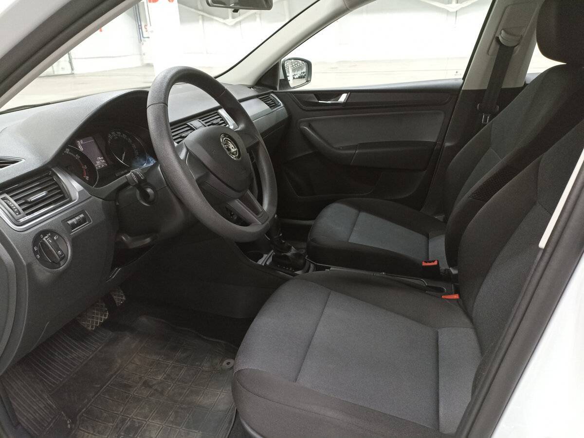 Skoda Rapid с пробегом — 2019 год. Фото: #15