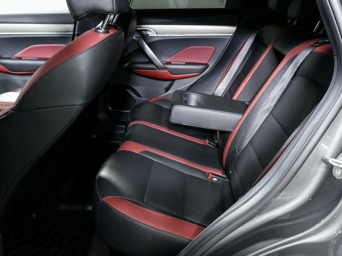 Geely Coolray с пробегом — 2023 год. Фото: #6