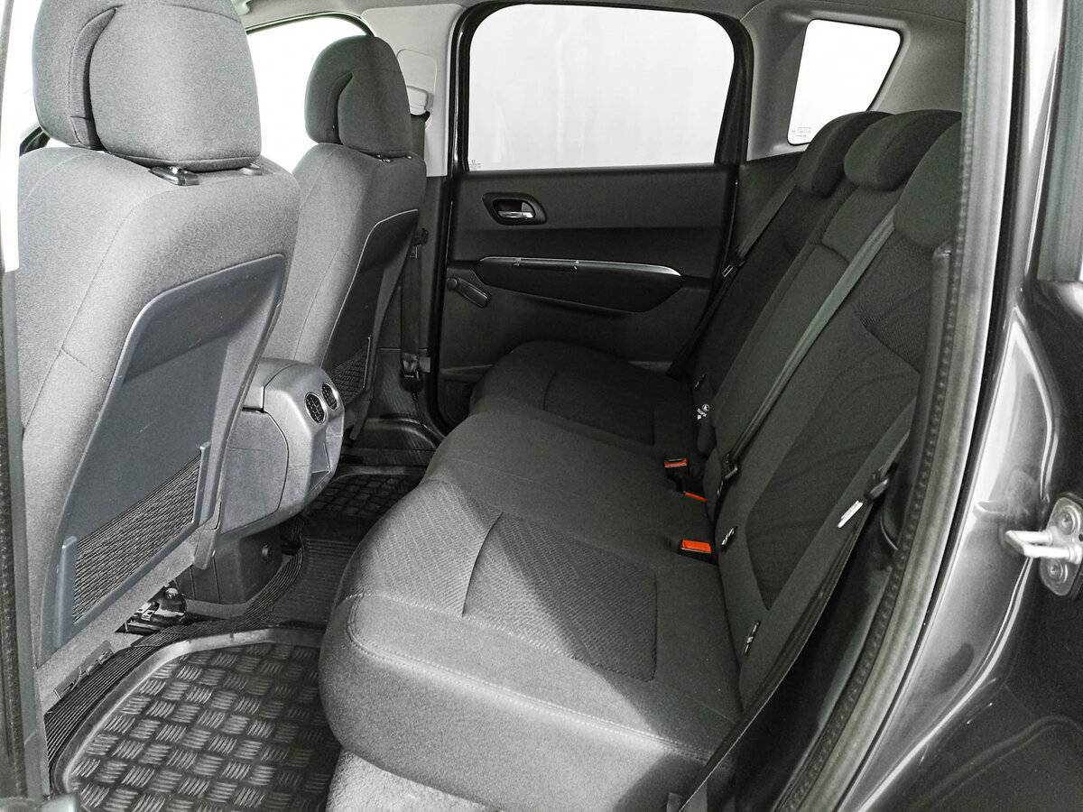 Peugeot 3008 с пробегом — 2012 год. Фото: #7