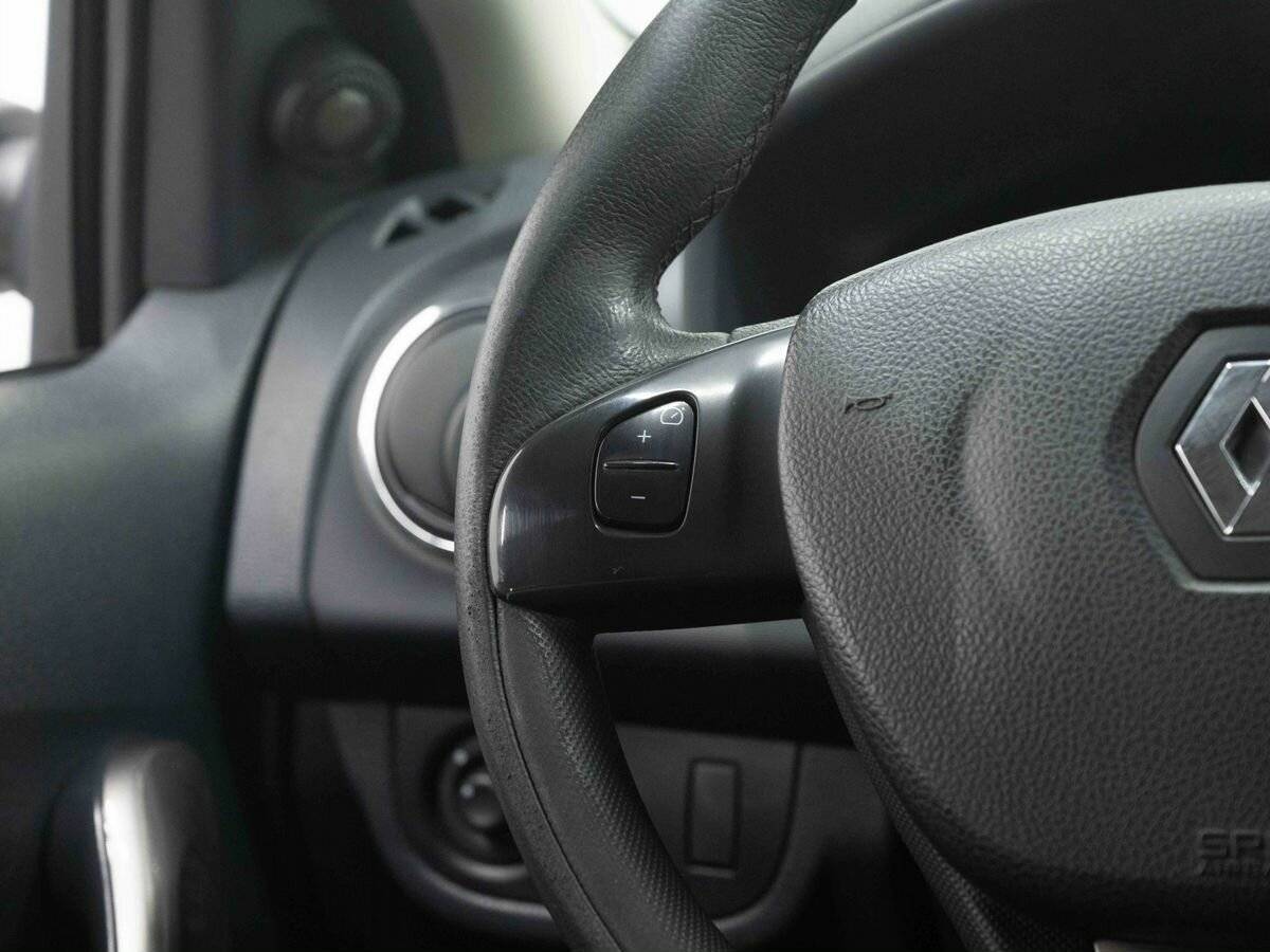 Renault Sandero с пробегом — 2016 год. Фото: #14