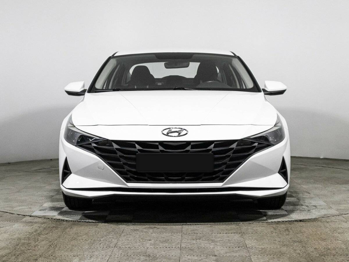 Hyundai Elantra с пробегом — 2021 год. Фото: #1