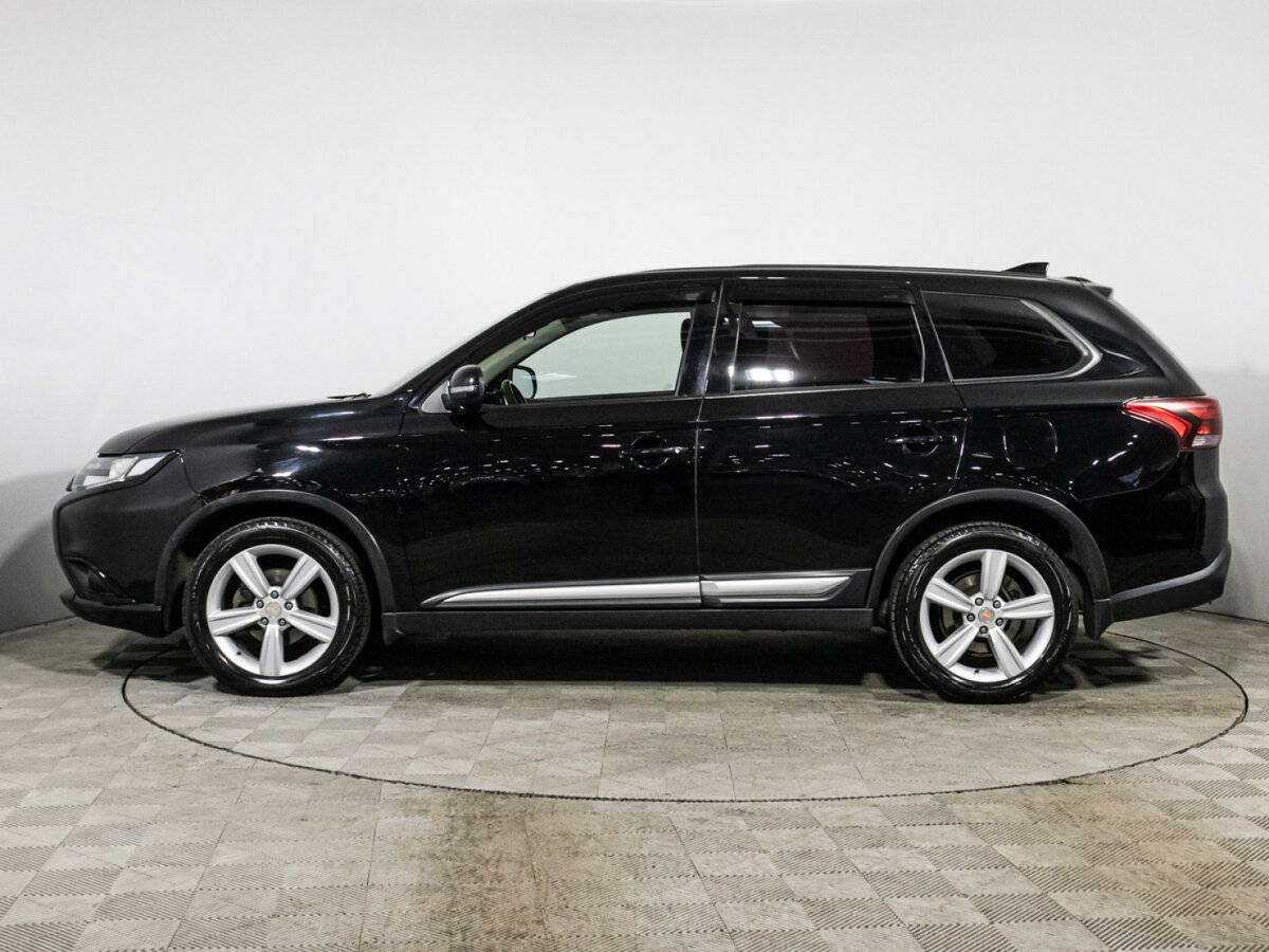 Mitsubishi Outlander с пробегом — 2017 год. Фото: #7